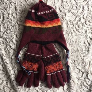 Reversible alpaca Peruvian hat and glove set. NWT.
